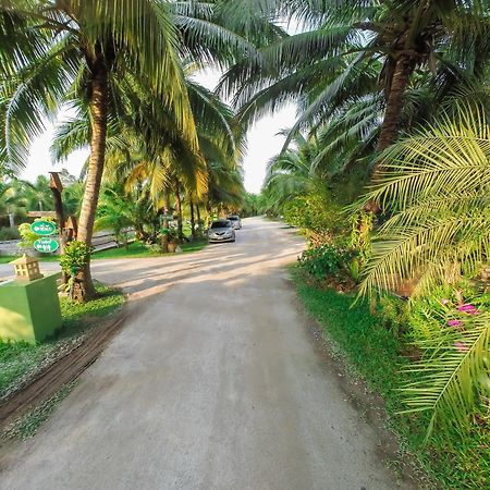 Coconut Resort Rayong Exterior photo