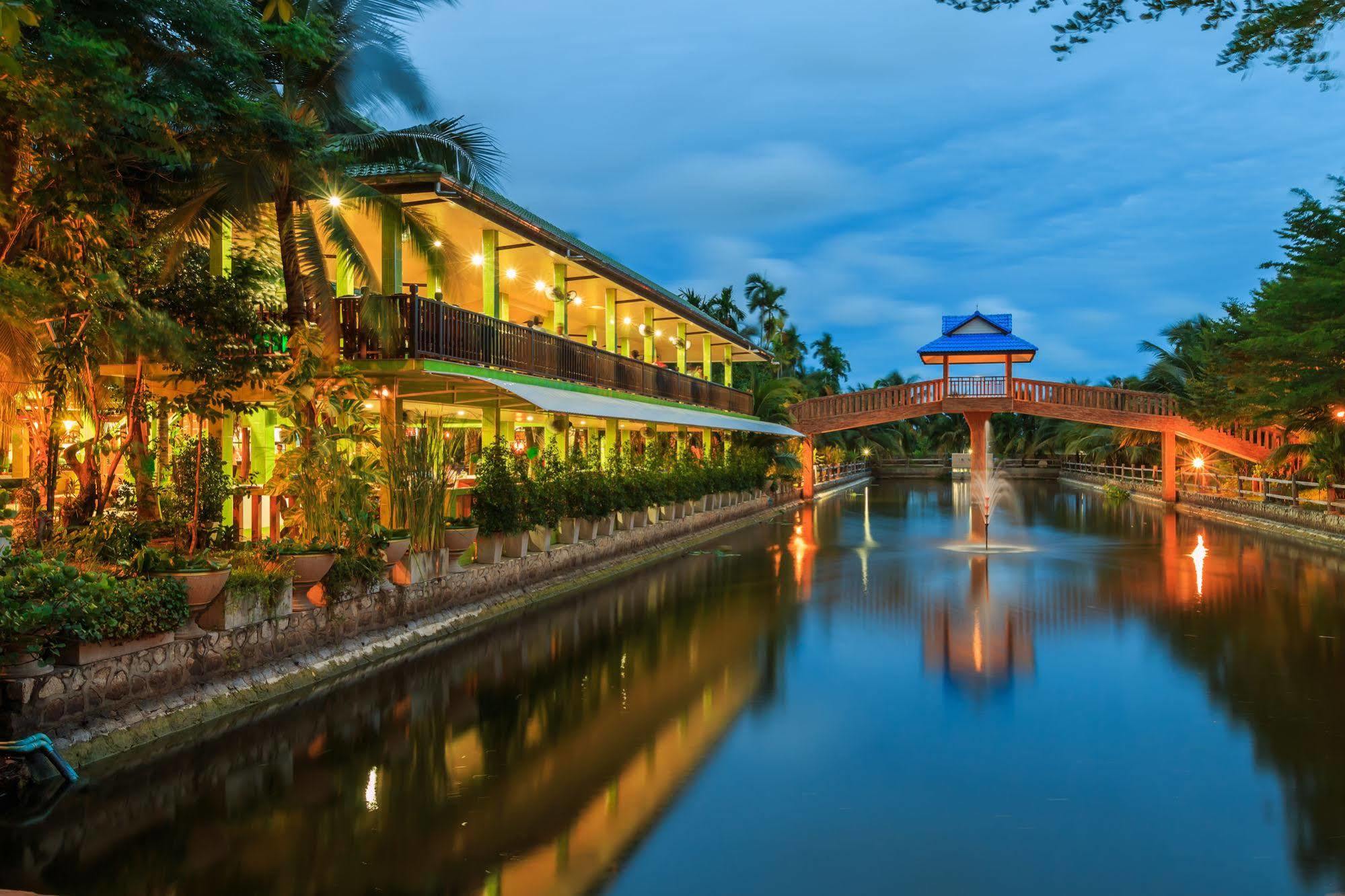 Coconut Resort Rayong Exterior photo